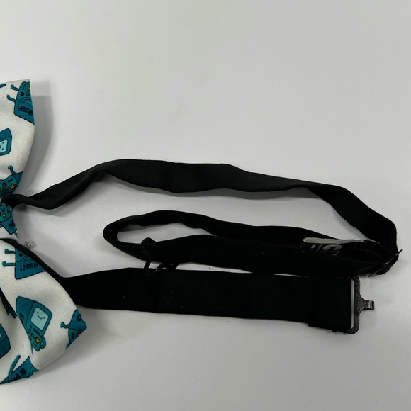 Adventure Time Bmo Bow Tie Cartoon Network T Shirt Merch Clothing Video Game Y2K - Picture 8 of 17